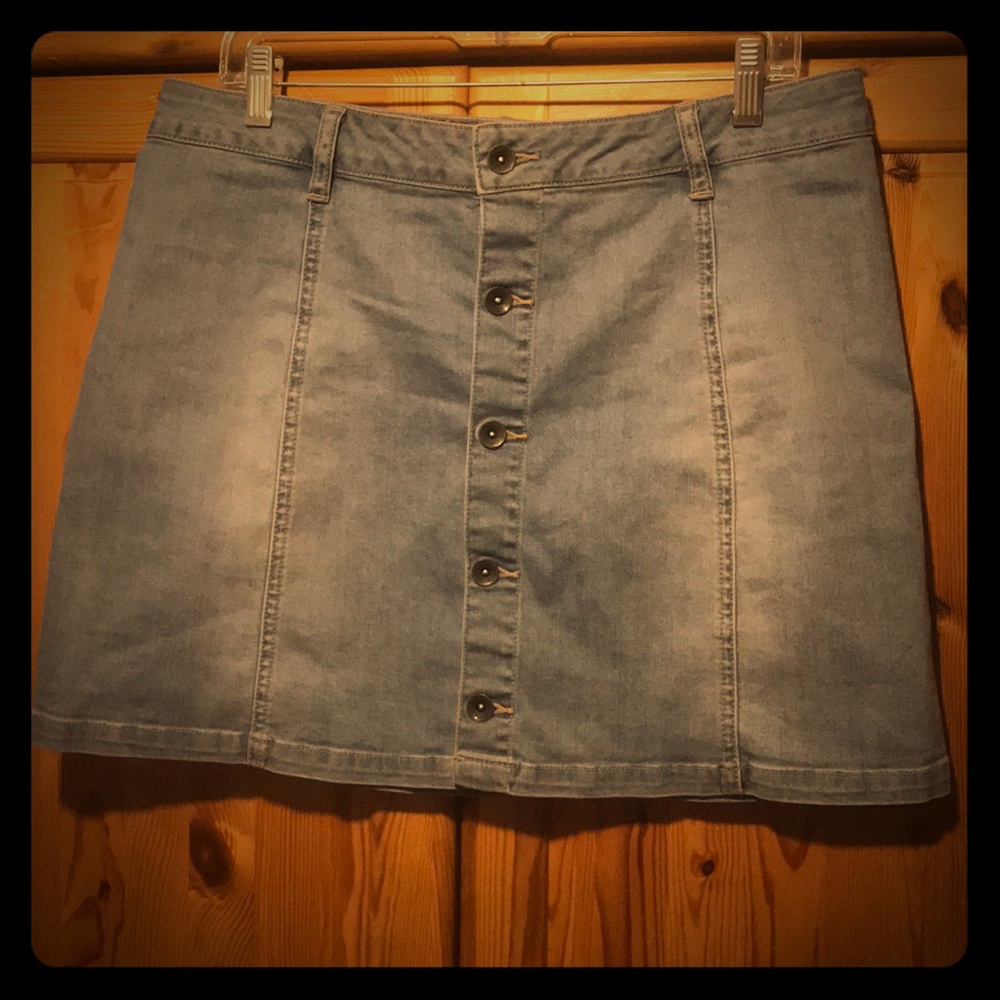 Light wash jean skirt